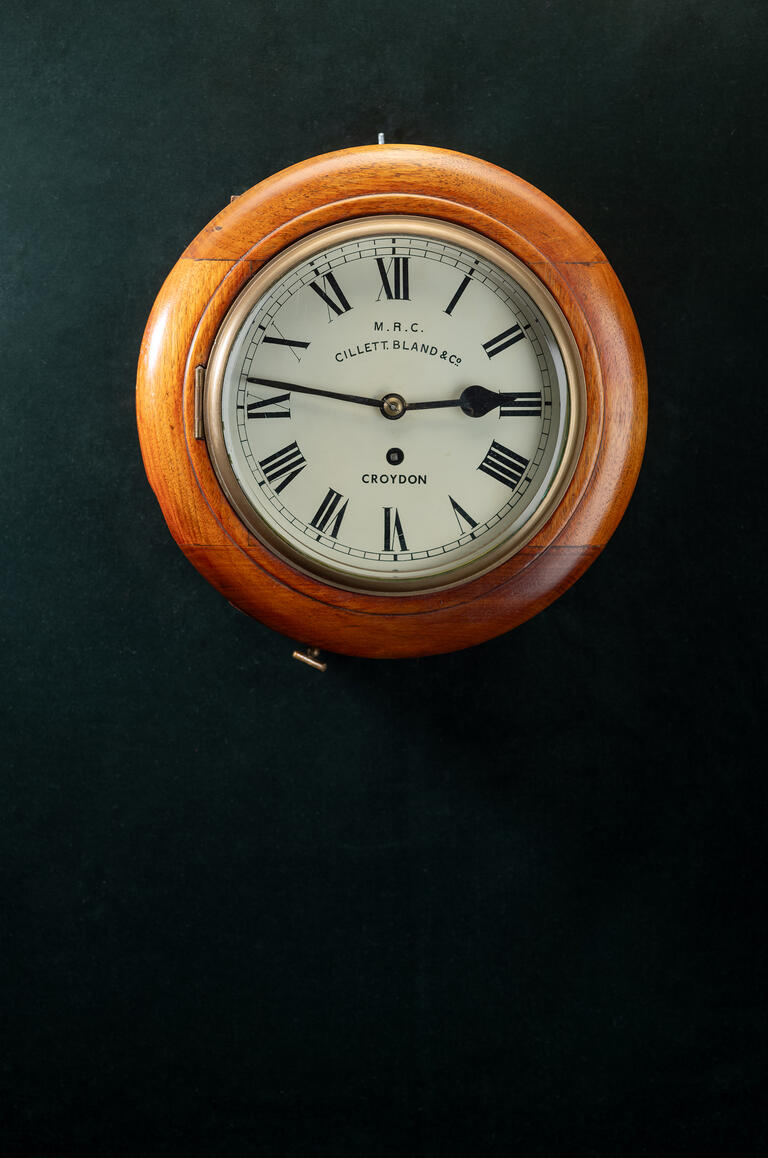 Kleine Engelse pubklok ca 1880